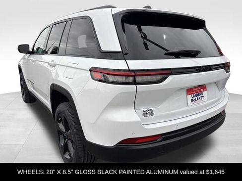 New 2025 Jeep Grand Cherokee Altitude image 5