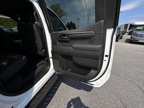 Used 2023 GMC Sierra 1500 AT4 w/ Technology Package AWD/4WD image 19