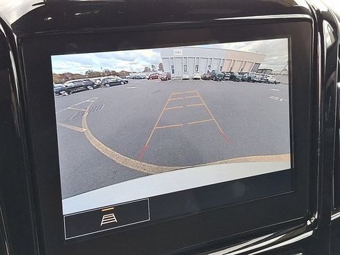 Used 2023 Chevrolet Traverse LT image 18