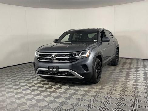 Used 2023 Volkswagen Atlas Cross Sport SE w/ Black Wheel Package FWD image 4