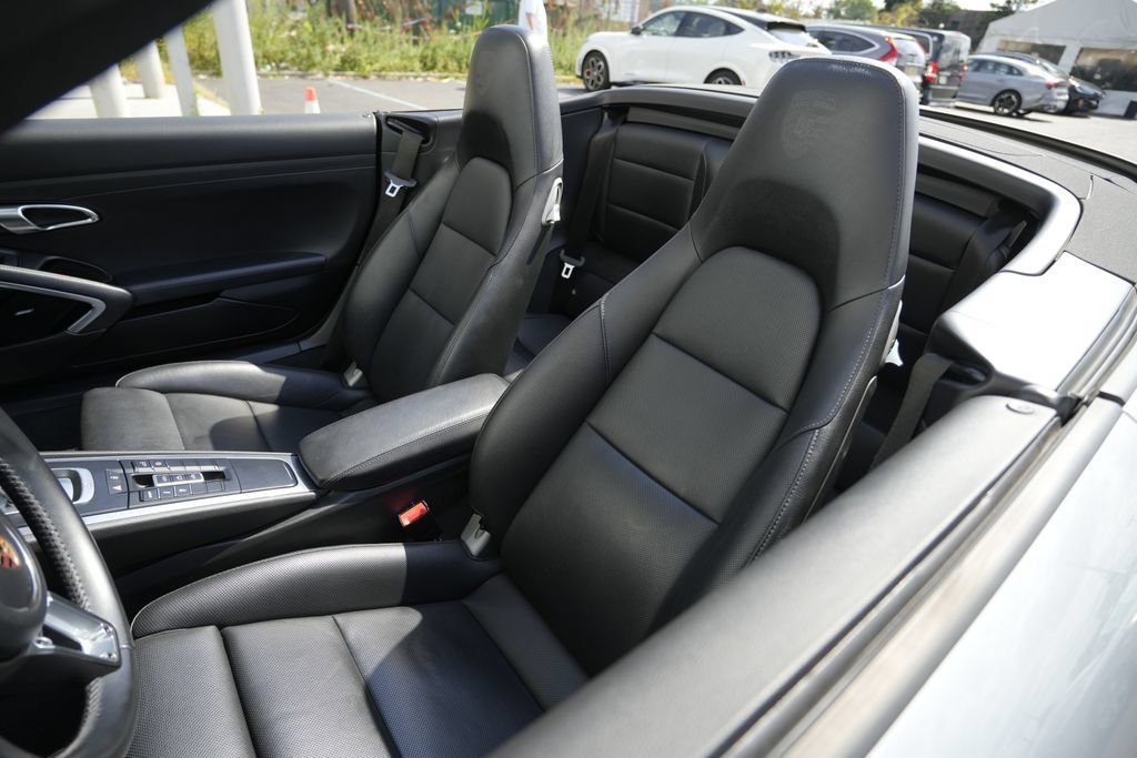Used 2017 Porsche 911 Carrera RWD image 26