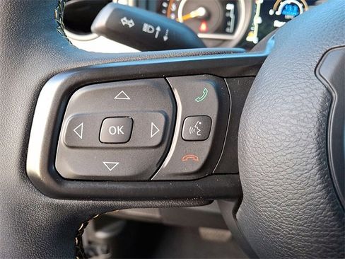 Used 2024 Jeep Gladiator Sport image 17