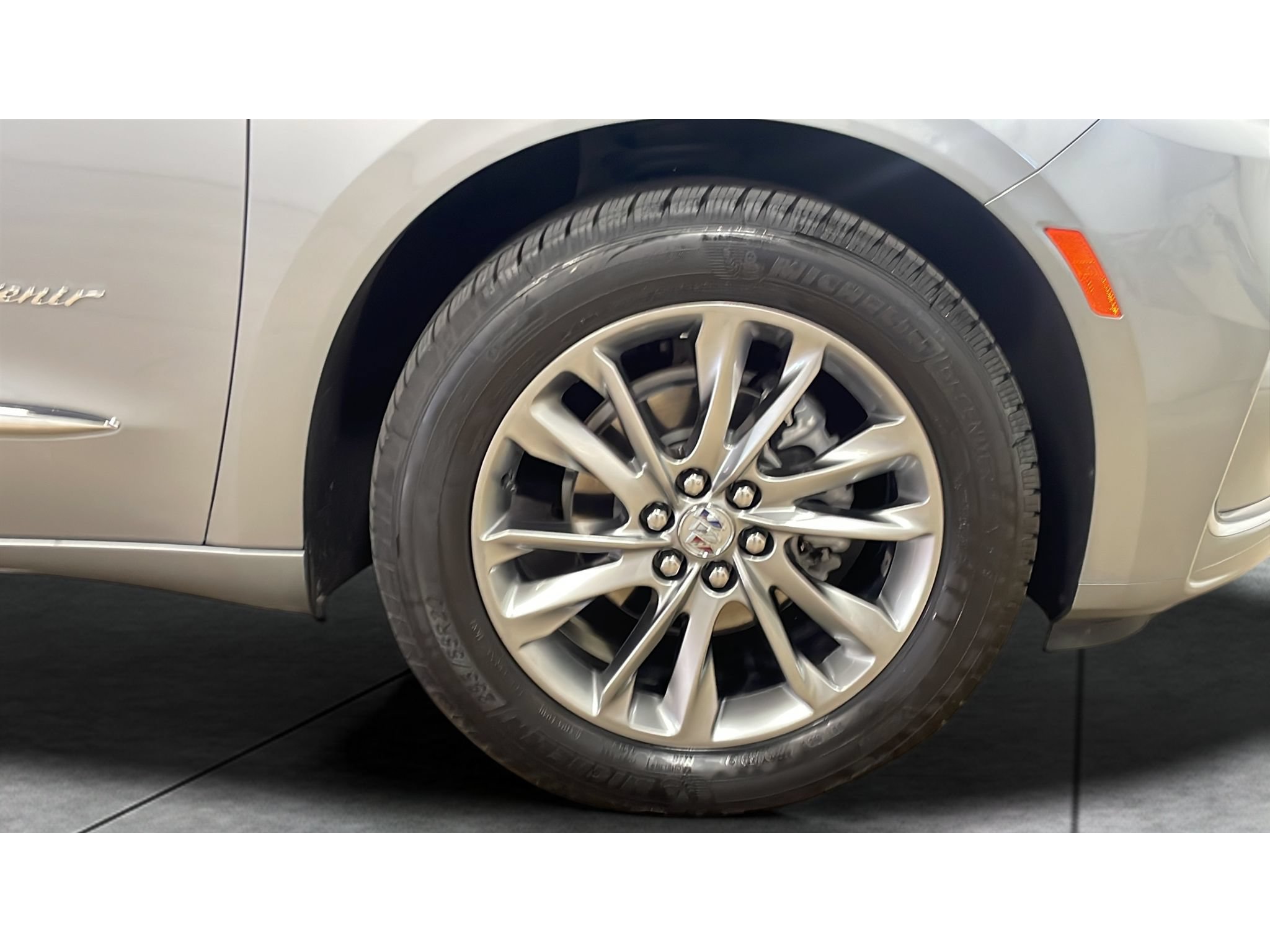 Used 2023 Buick Enclave Avenir w/ Avenir Technology Package AWD/4WD image 20