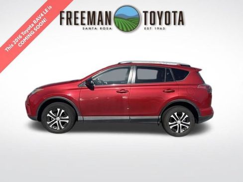 Used 2016 Toyota RAV4 LE FWD image 1