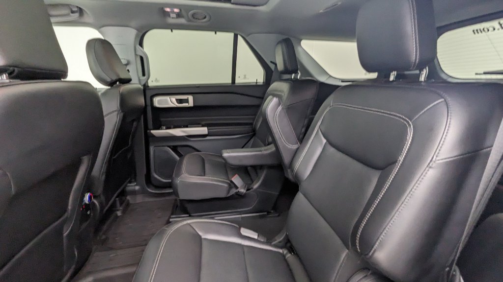 Certified 2024 Ford Explorer Limited w/ Limited Technology Package AWD/4WD image 37