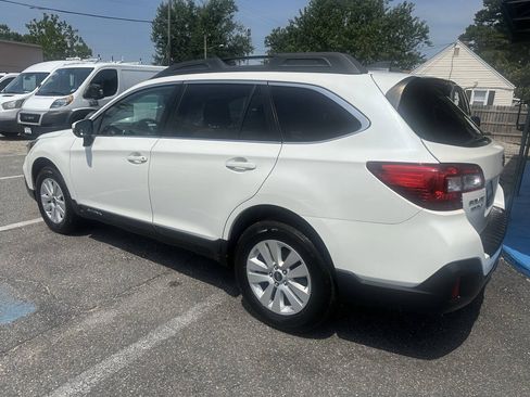 Used 2019 Subaru Outback 2.5i Premium AWD/4WD image 8