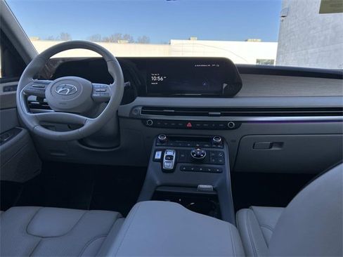 Certified 2024 Hyundai Palisade Limited image 18