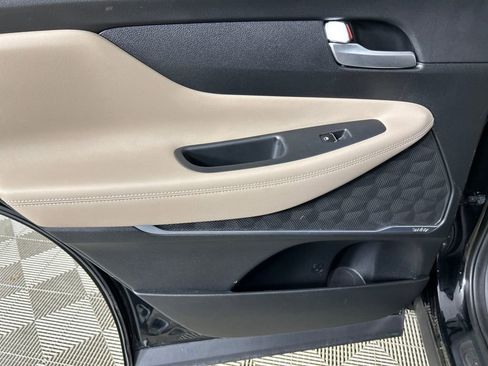 Used 2019 Hyundai Santa Fe Limited image 16