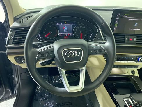 Used 2023 Audi Q5 Premium w/ Convenience Package image 13