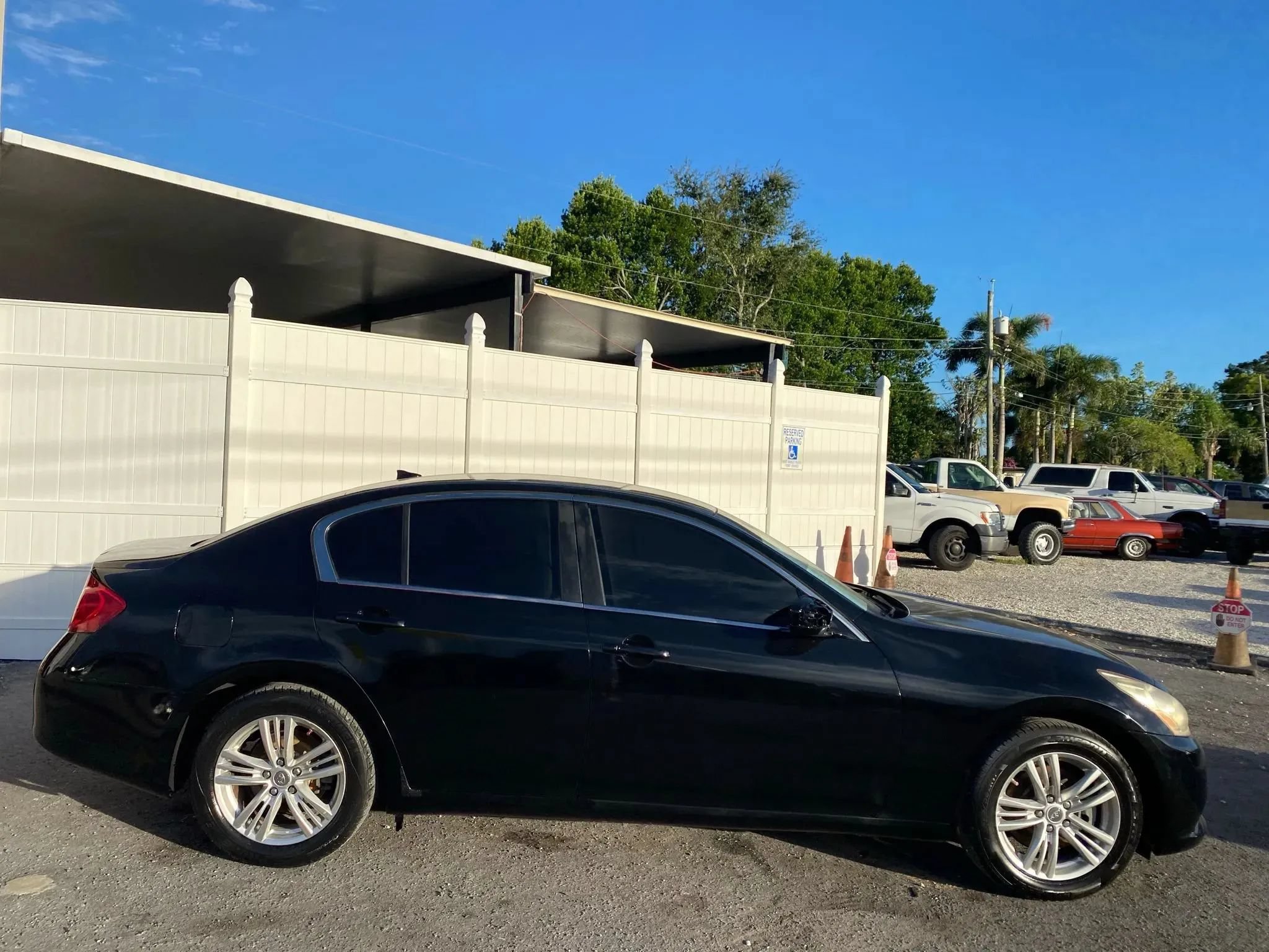 Used 2011 INFINITI G37 x Sedan AWD/4WD image 5
