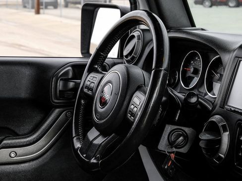 Used 2017 Jeep Wrangler Unlimited Sport w/ Quick Order Package 24S AWD/4WD image 19