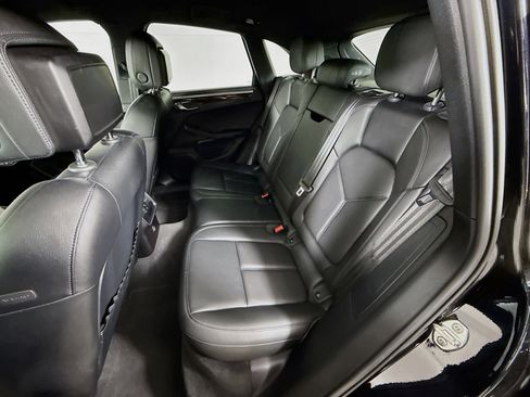 Certified 2022 Porsche Macan S image 21