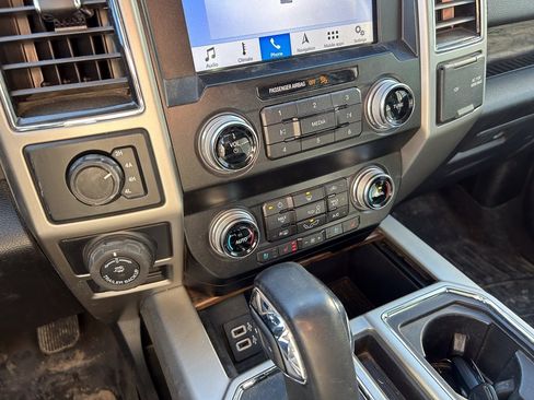 Used 2019 Ford F150 Lariat w/ Equipment Group 502A Luxury image 21