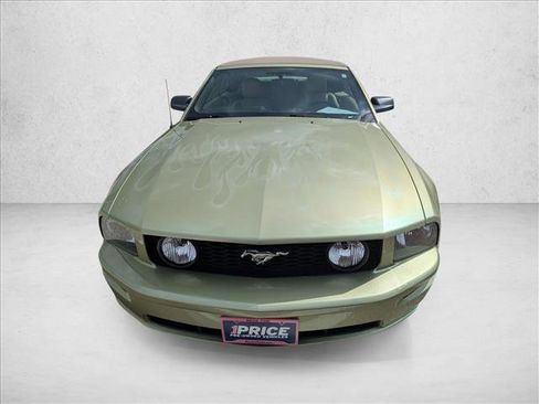 Used 2006 Ford Mustang GT RWD image 2