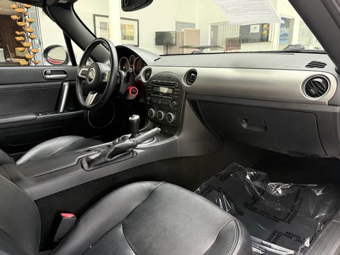Used 2009 MAZDA MX-5 Miata Grand Touring w/ Premium Pkg RWD image 15
