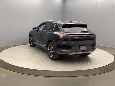 Used 2025 Chevrolet Equinox EV LT FWD image 3