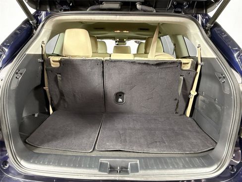 Certified 2023 Toyota Highlander XLE image 43