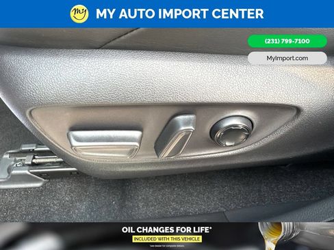 Used 2022 Toyota Venza Limited AWD/4WD image 13