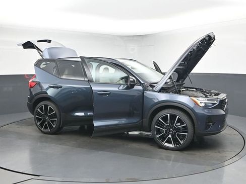 New 2026 Volvo XC40 B5 Ultra w/ Protection Package Premier image 52