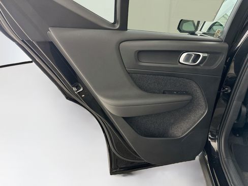 Used 2026 Volvo XC40 B5 Plus AWD/4WD image 28