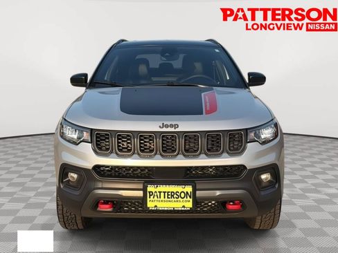 Used 2024 Jeep Compass Trailhawk AWD/4WD image 2