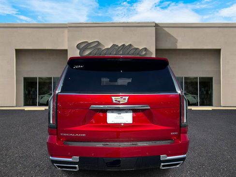 New 2026 Cadillac Escalade ESV 2WD w/ LPO, Floor Liner Package image 4