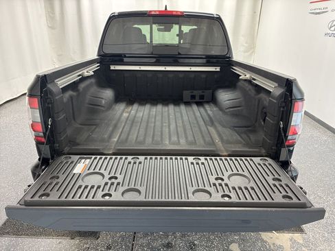 Used 2024 Nissan Frontier SL w/ Technology Package image 6