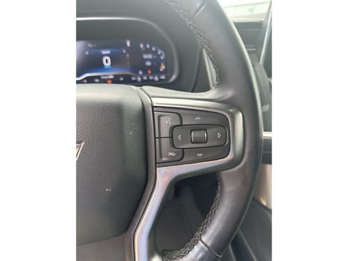 Used 2023 Chevrolet Suburban Premier image 20