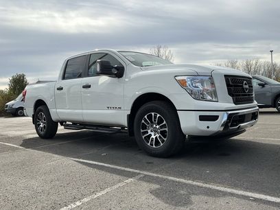 Used 2024 Nissan Titan SV w/ SV Convenience Package