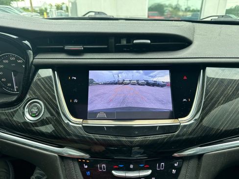 Used 2020 Cadillac XT6 Premium Luxury AWD/4WD image 9