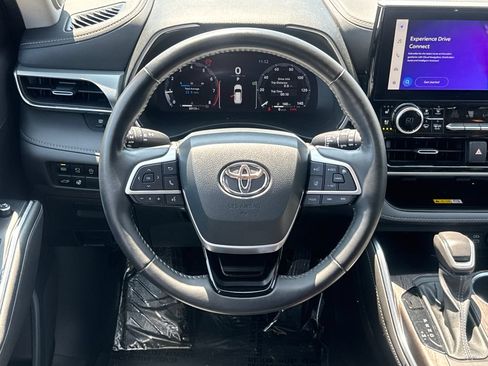 Used 2023 Toyota Highlander Platinum AWD/4WD image 14