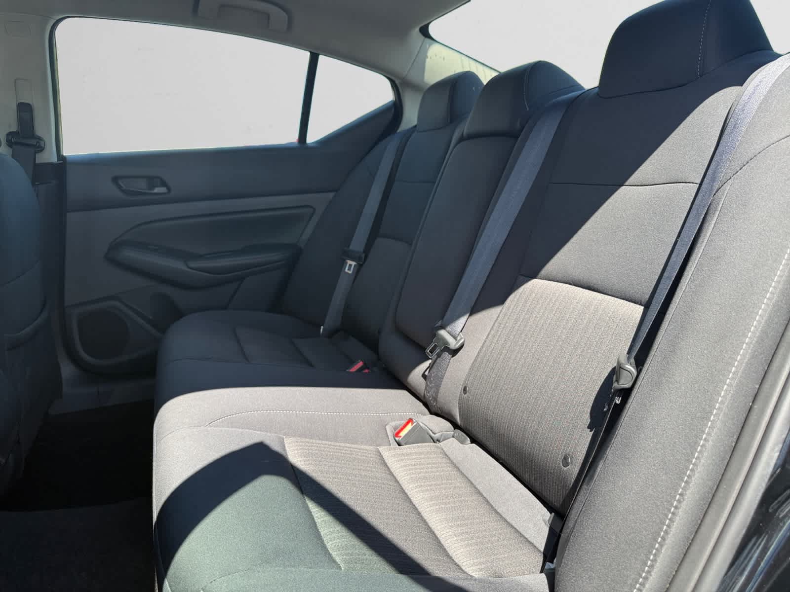 Used 2025 Nissan Altima 2.5 SV FWD image 5