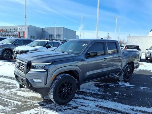 Used 2023 Nissan Frontier SV w/ Midnight Edition Package image 7