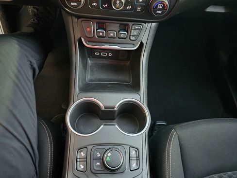 Used 2020 GMC Terrain SLE w/ Driver Convenience Package image 23