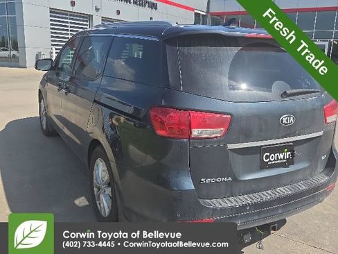 Used 2017 Kia Sedona EX FWD image 6
