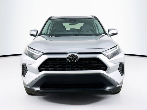 Used 2025 Toyota RAV4 XLE w/ Convenience Package FWD image 2