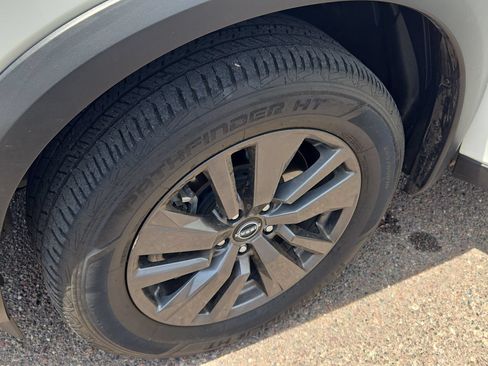 Used 2022 Nissan Pathfinder S FWD image 20