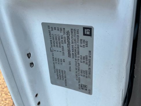 Used 2018 Chevrolet Express 2500 w/ Driver Convenience Package image 31