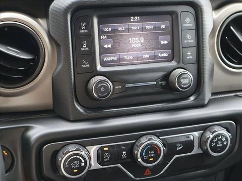 Used 2018 Jeep Wrangler Sport AWD/4WD image 19