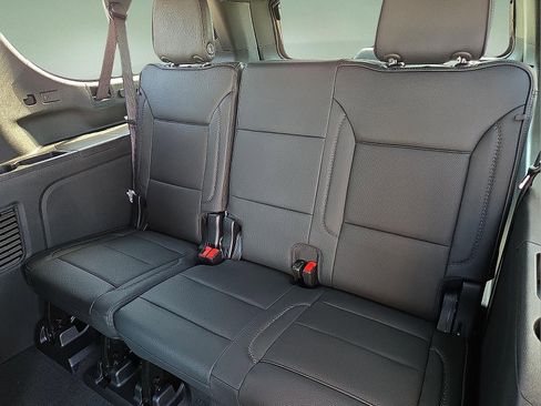 New 2026 GMC Yukon XL Denali w/ Denali Reserve Package AWD/4WD image 10