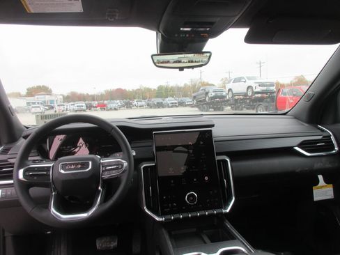 New 2026 GMC Acadia Elevation image 14