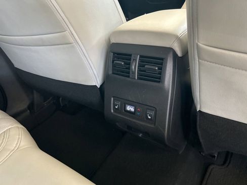 Used 2023 Mitsubishi Outlander SEL image 28