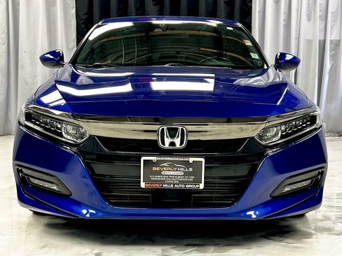 Used 2018 Honda Accord Sport image 2