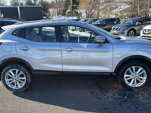 Used 2018 Nissan Rogue Sport SV w/ SV All-Weather Package image 26