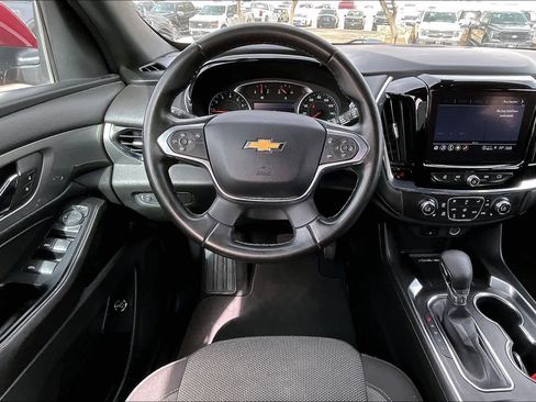 Used 2023 Chevrolet Traverse LT image 6