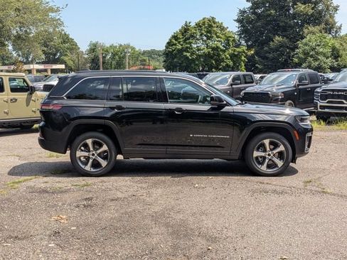 New 2026 Jeep Grand Cherokee Limited AWD/4WD image 2