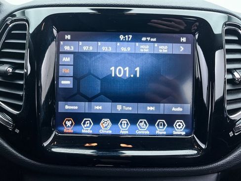 Used 2019 Jeep Compass Limited image 21