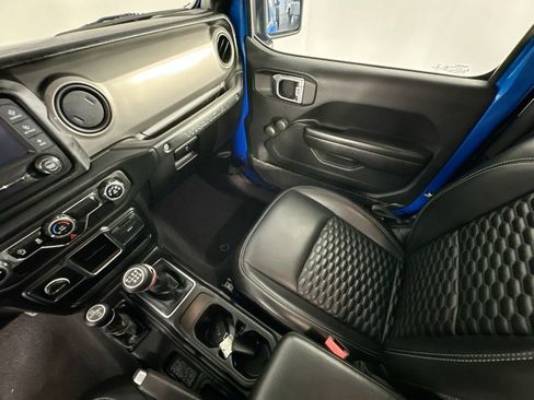 Used 2021 Jeep Wrangler Sport AWD/4WD image 10
