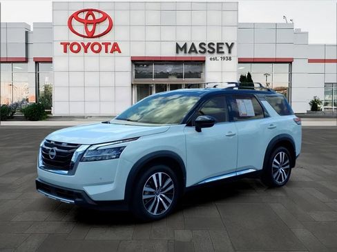 Used 2024 Nissan Pathfinder Platinum FWD image 7