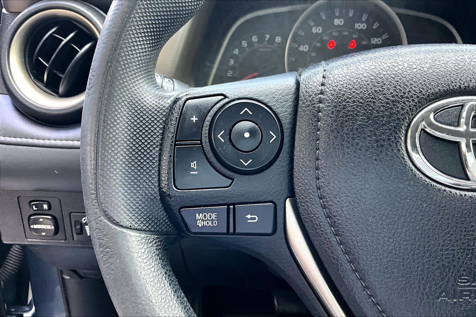 Used 2014 Toyota RAV4 XLE AWD/4WD image 23